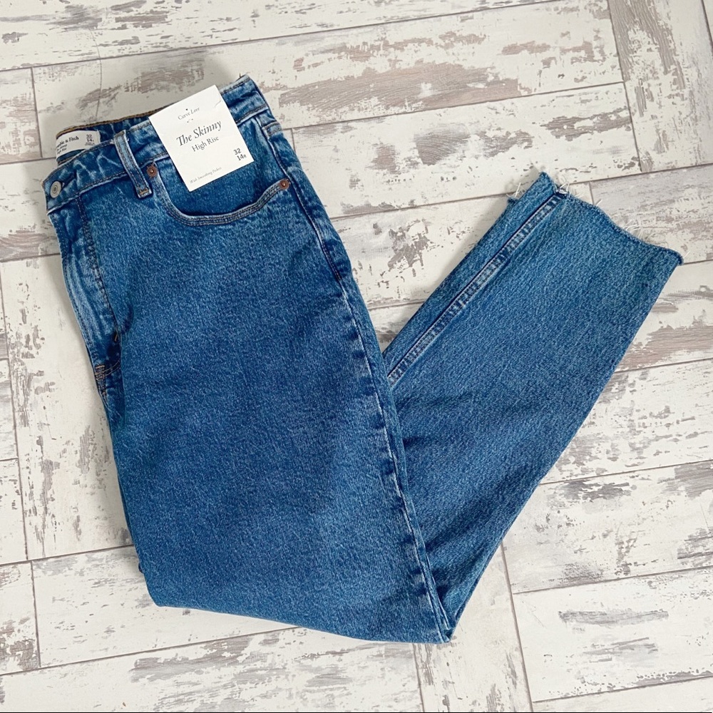 Abercrombie & Fitch curve love medium wash sz 14/32